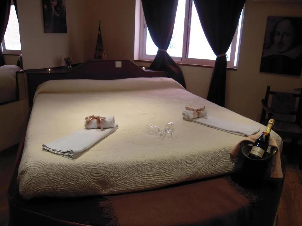 Affittacamere Hostal Temático El Cid Fuengirola