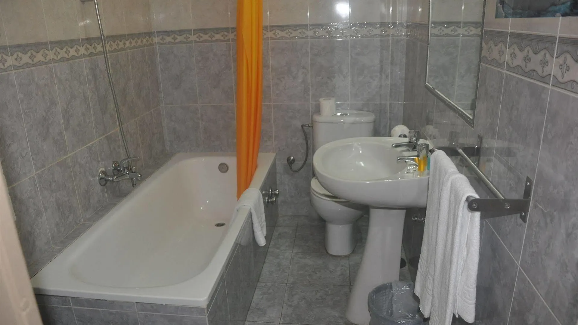 Hostal Temático El Cid Fuengirola 2*,  Spagna